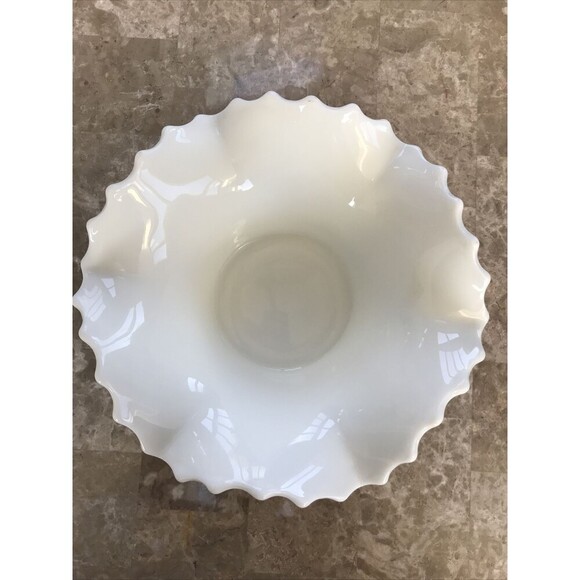 Vintage Westmoreland English Hobnail Milk Glass Oval Bowl, Diamond Point Pattern - Picture 3 of 4